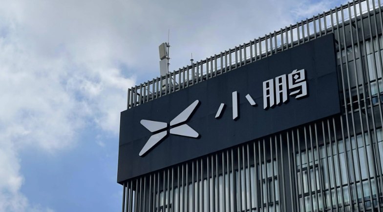 小鹏开始卖“第二种产品”:中国汽车AI技术正在走向海外